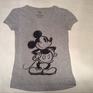 ❤️3/$15❤️ Disney Mickey Mouse High/Lo T-shirt